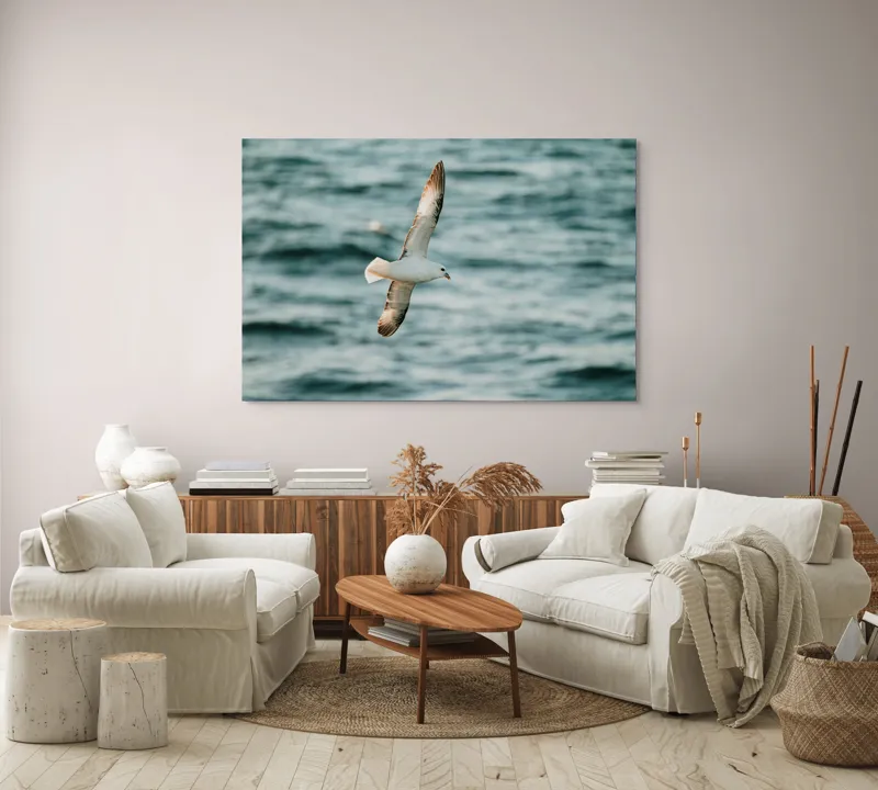 Tablou Canvas, "Zborul liniștit al pescărușului", Pasăre, Zbor, Ocean, Libertate, Aripi, Natură, Cer, Peisaj, Viață, Liniște, 150 x 100 cm – poza 3