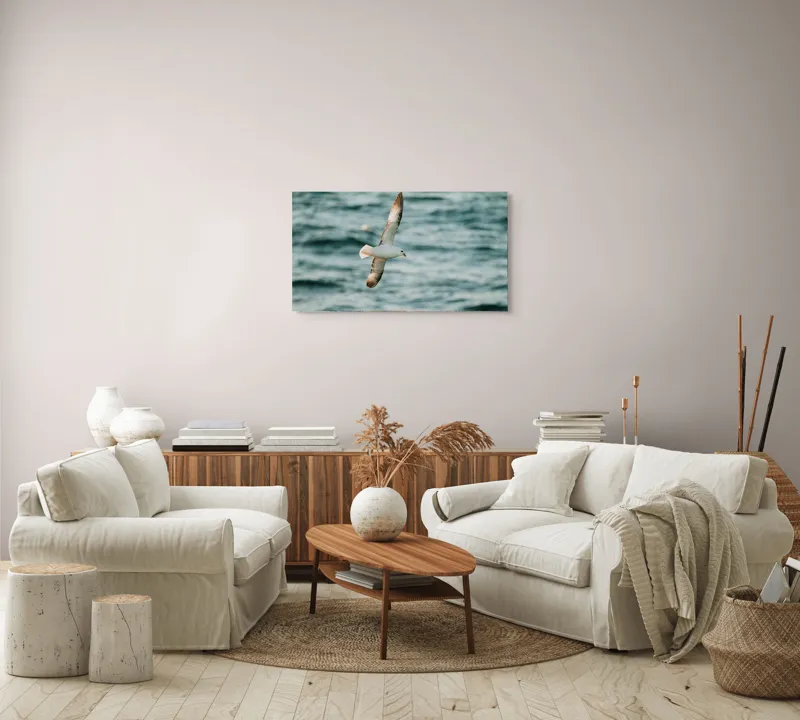 Tablou Canvas, "Zborul liniștit al pescărușului", Pasăre, Zbor, Ocean, Libertate, Aripi, Natură, Cer, Peisaj, Viață, Liniște, 90 x 50 cm – poza 4