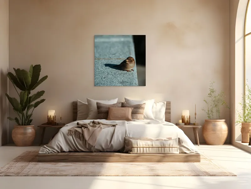 Tablou Canvas, "Vrăbiuța pe marginea zidului gri", Pasăre, Umbra, Piatră, Lumina, Privire, Fragilitate, Singurătate, 100 x 100 cm – poza 4