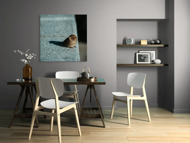 Tablou Canvas, "Vrăbiuța pe marginea zidului gri", Pasăre, Umbra, Piatră, Lumina, Privire, Fragilitate, Singurătate, 100 x 100 cm – poza 6