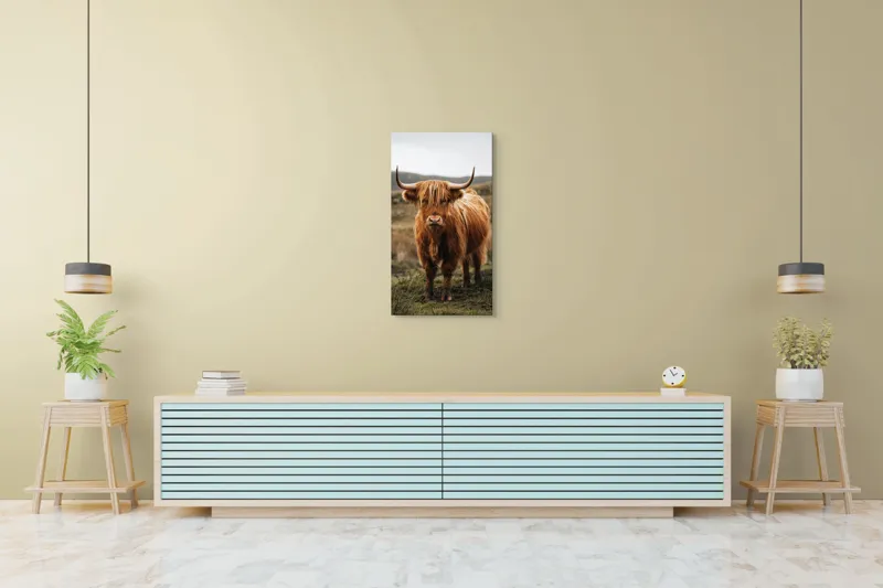 Tablou Canvas, "Boul în ceață pe coline verzi", Vaci, Dealuri, Blană, Coarne, Pășune, Natură, Cer, Animale, Peisaj, Rurale, 50 x 90 cm – poza 6