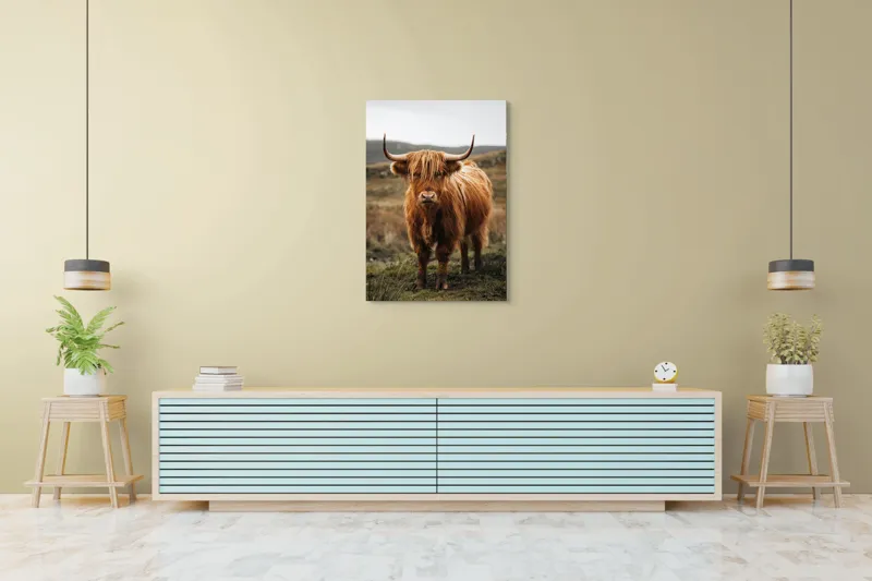 Tablou Canvas, "Boul în ceață pe coline verzi", Vaci, Dealuri, Blană, Coarne, Pășune, Natură, Cer, Animale, Peisaj, Rurale, 70 x 100 cm – poza 5