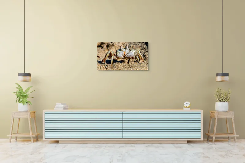 Tablou Canvas, "Crabul invizibil în nisipul auriu", Nisip, Crab, Ochii, Gheruțe, Textură, Natură, Mișcare, Culoare, Detaliu, Plajă, 90 x 50 cm – poza 5