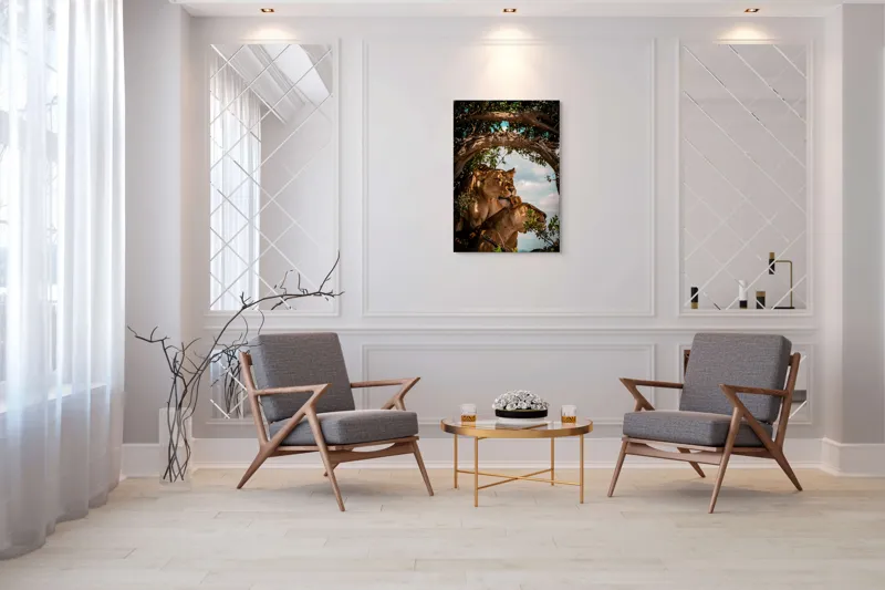 Tablou Canvas, "Regina savanei și prada ei", Leoaice, Copaci, Frunze, Cer, Umbre, Blană, Îmbrățișare, 70 x 100 cm – poza 8