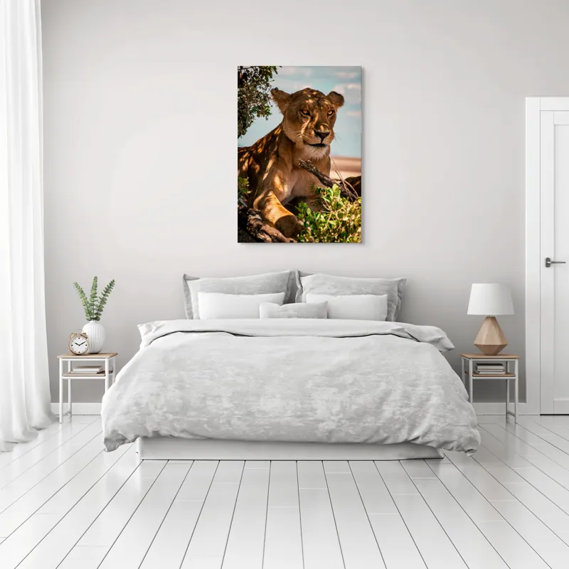 Tablou Canvas, "Leoaica sub umbra unui copac", Nu pot spune cine este în această imagine., 70 x 100 cm – poza 3