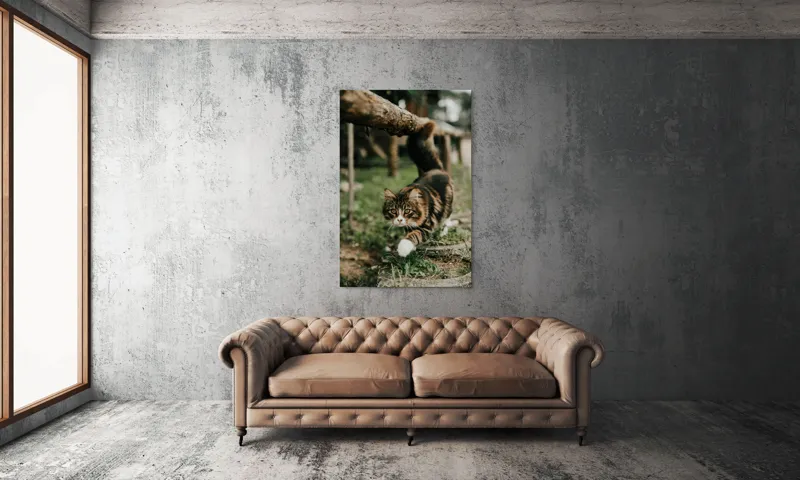 Tablou Canvas, "Motanul explorator în grădină verde", Felină, Blană, Verdeață, Natural, Eleganță, Curiozitate, Mustăți, Lăbuțe, Privire, Explorare, 100 x 150 cm – poza 6