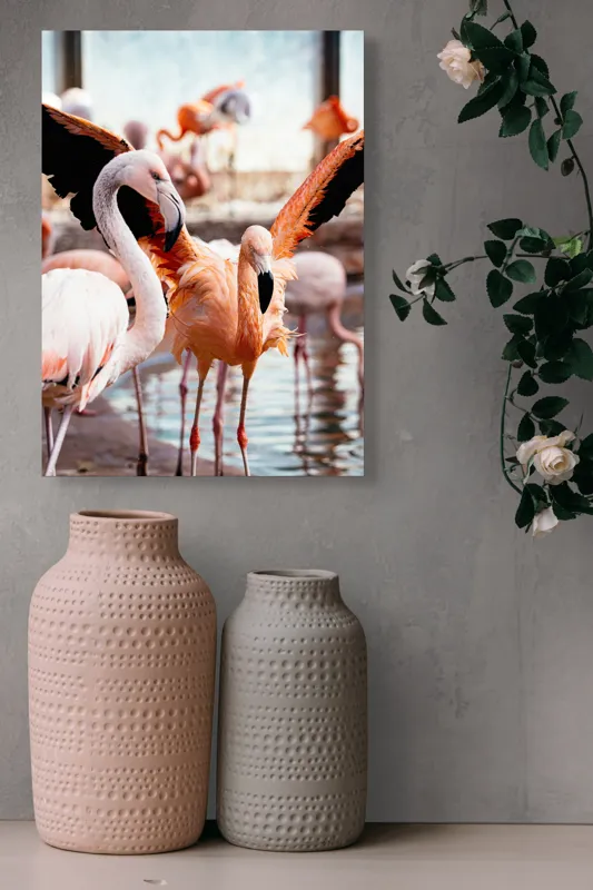 Tablou Canvas, "Flamingo gingaș în lumina apusului", Flamingo, Apă, Penaj, Roz, Grație, Reflecție, Grup, Lumină, Contrast, Natură, 39 x 54 cm – poza 6