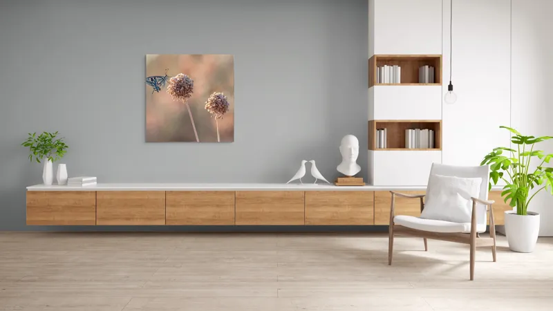 Tablou Canvas, "Fluture pe floare uscată în lumină", Fluture, Floare, Fragilitate, Natură, Delicatețe, Eteric, Lumină, Echilibru, 100 x 100 cm – poza 8