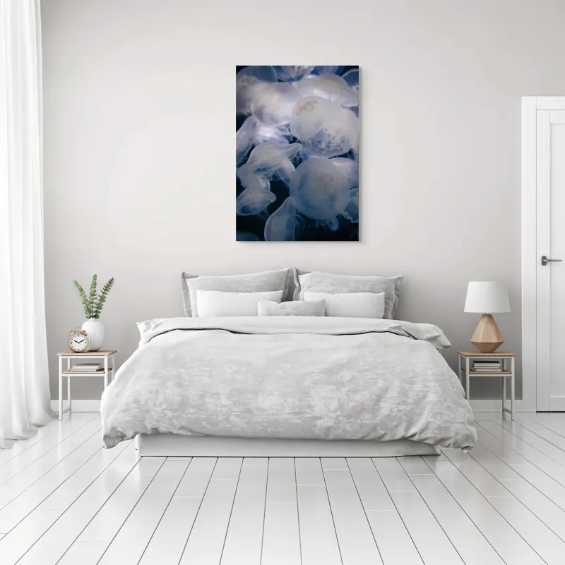Tablou Canvas, "Dansul meduzelor sub clar de lună", Translucid, Eteric, Misterios, Marin, Grațios, 70 x 100 cm – poza 3