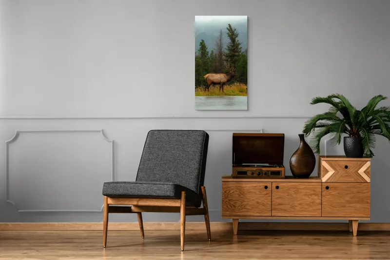 Tablou Canvas, "Cerbul solitar în ploaia de toamnă", Munte, Cerb, Copaci, Iarbă, Ceață, Natură, Serenitate, Pădure, Peisaj, Plimbare, 50 x 90 cm – poza 8