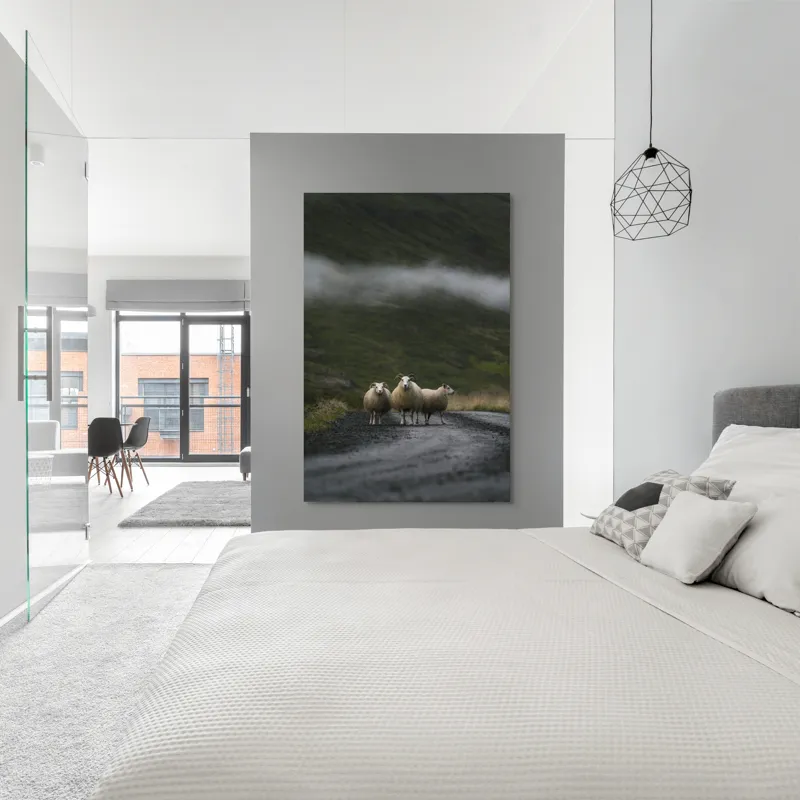 Tablou Canvas, "Oile rătăcite pe drumul întunecat", Oi, Drum, Nor, Verdeață, Natură, Coline, Trio, Peisaj., 100 x 150 cm – poza 5