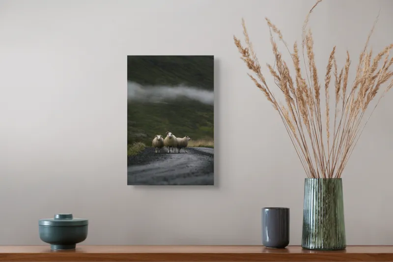 Tablou Canvas, "Oile rătăcite pe drumul întunecat", Oi, Drum, Nor, Verdeață, Natură, Coline, Trio, Peisaj., 26 x 39 cm – poza 5