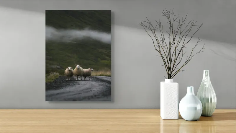 Tablou Canvas, "Oile rătăcite pe drumul întunecat", Oi, Drum, Nor, Verdeață, Natură, Coline, Trio, Peisaj., 39 x 54 cm – poza 4