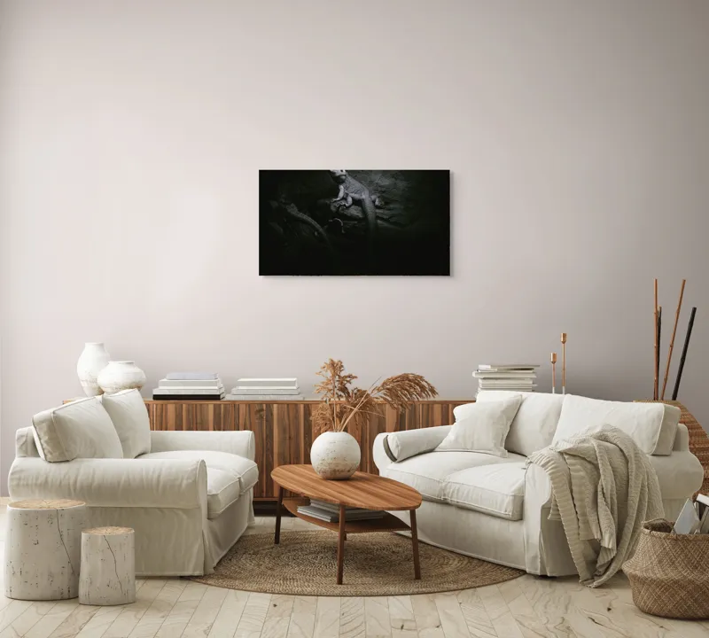 Tablou Canvas, "Șopârle în întunericul nocturn liniștit", Întuneric, Șopârlă, Stâncă, Textură, Mister, Reflexie, 90 x 50 cm – poza 4