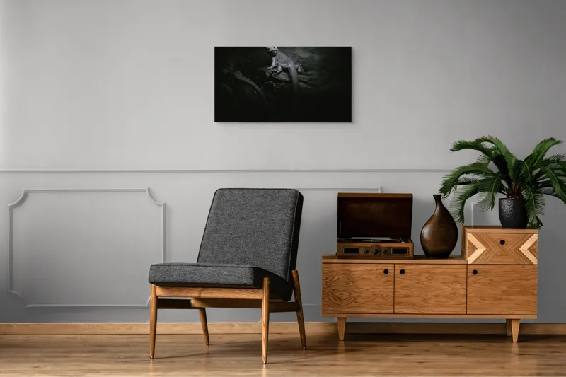 Tablou Canvas, "Șopârle în întunericul nocturn liniștit", Întuneric, Șopârlă, Stâncă, Textură, Mister, Reflexie, 90 x 50 cm – poza 6