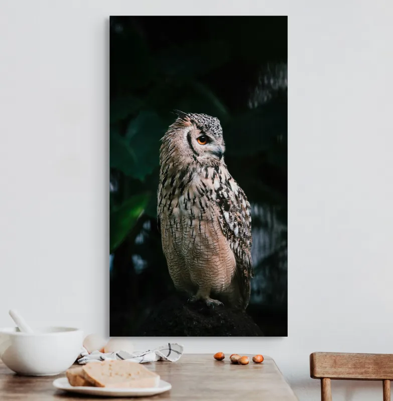 Tablou Canvas, "Bufnița în lumina amurgului pădurii", Bufniță, Penaj, Noapte, Pene, Ochii, Privește, Mister, Natură, Pădure, Răpitor, Silentiozitate, 50 x 90 cm – poza 3