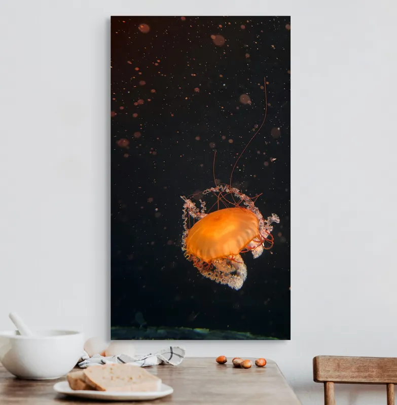 Tablou Canvas, "Meduză dansând în adâncuri misterioase", Meduză, Lumină, Ocean, Mister, Frumusețe, Grație, Plutire, 50 x 90 cm – poza 3