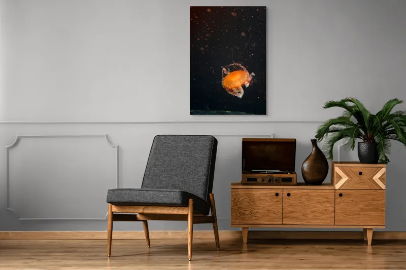 Tablou Canvas, "Meduză dansând în adâncuri misterioase", Meduză, Lumină, Ocean, Mister, Frumusețe, Grație, Plutire, 70 x 100 cm – poza 6