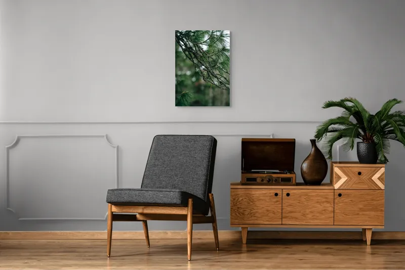 Tablou Canvas, "Pasărea ascunsă printre ramuri verzi", Pasăre, Ramură, Frunze, Verde, Natură, Pădure, Pini, Liniște, Calm, Echilibru, 50 x 70 cm – poza 8