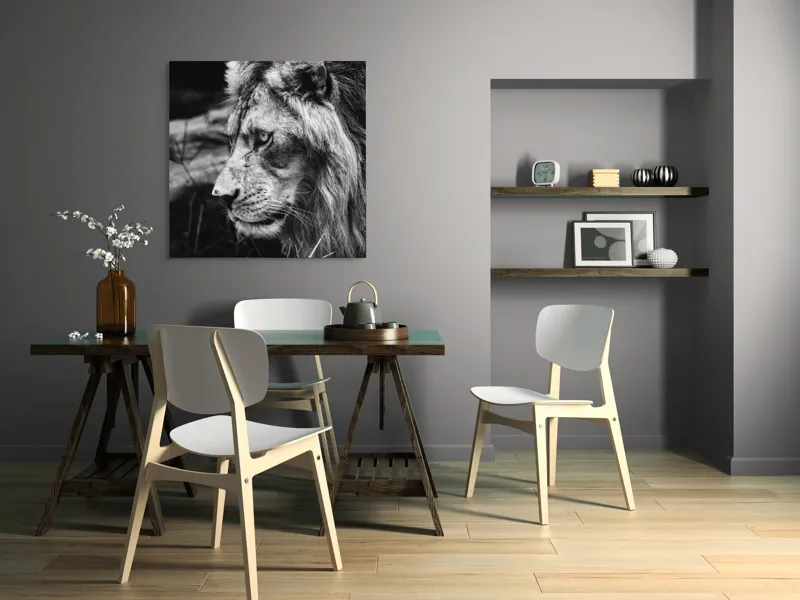 Tablou Canvas, "Regele savanei în contemplație tăcută", Leu, Putere, Mândrie, Regal, Tărie, Natură, Sălbăticie, Viziune, 100 x 100 cm – poza 6
