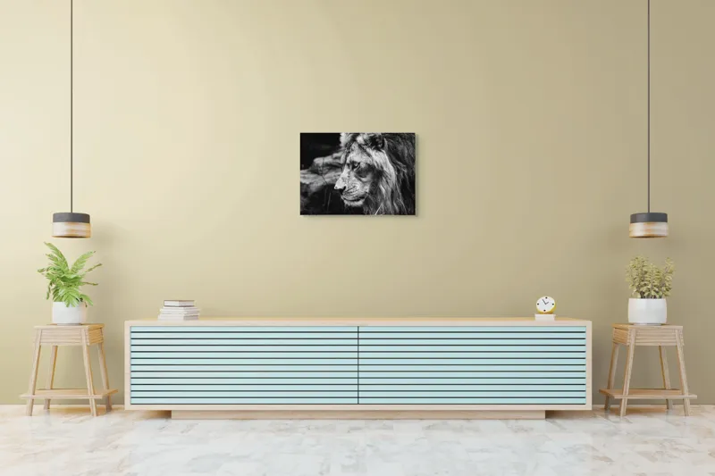 Tablou Canvas, "Regele savanei în contemplație tăcută", Leu, Putere, Mândrie, Regal, Tărie, Natură, Sălbăticie, Viziune, 70 x 50 cm – poza 7