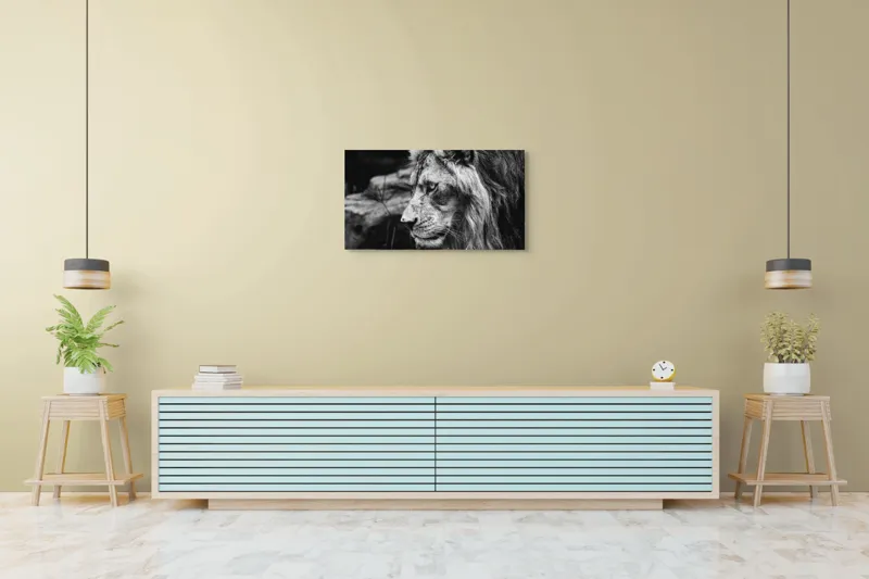 Tablou Canvas, "Regele savanei în contemplație tăcută", Leu, Putere, Mândrie, Regal, Tărie, Natură, Sălbăticie, Viziune, 90 x 50 cm – poza 5