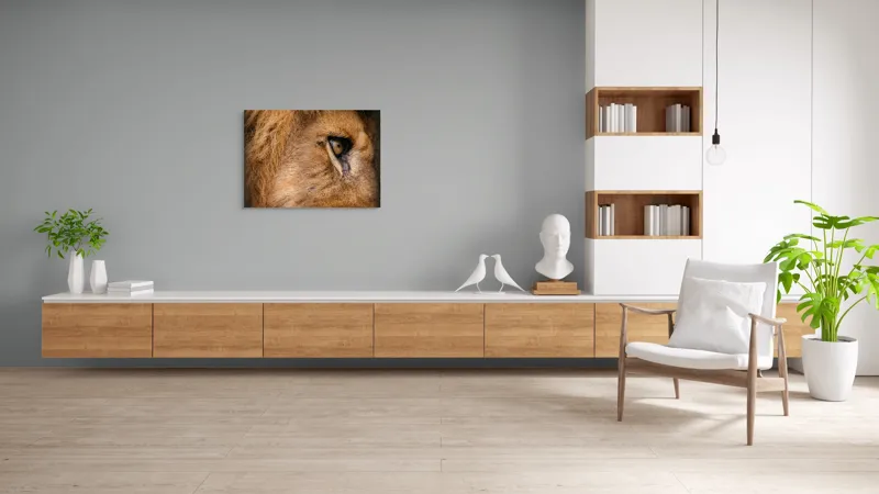 Tablou Canvas, "Privirea enigmatică a leului regal", Fierce, Majestic, Intense, Powerful, Wild, Focused, 100 x 70 cm – poza 6