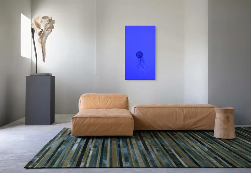 Tablou Canvas, "Meduza în oceanul albastru intens", Meduză, Albastru, Ocean, Lumină, Grație, Contur, Mister, Adâncime, 50 x 90 cm – poza 5