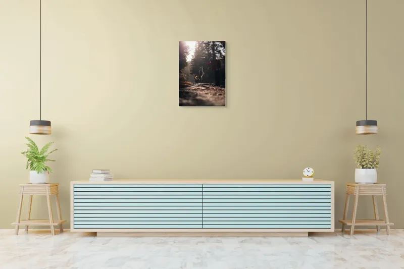 Tablou Canvas, "Câine sărind în lumina soarelui", Câine, Săritor, Pădure, Siluetă, Lumină, Drumeție, Bucurie, Amurg, Mișcare, 50 x 70 cm – poza 6
