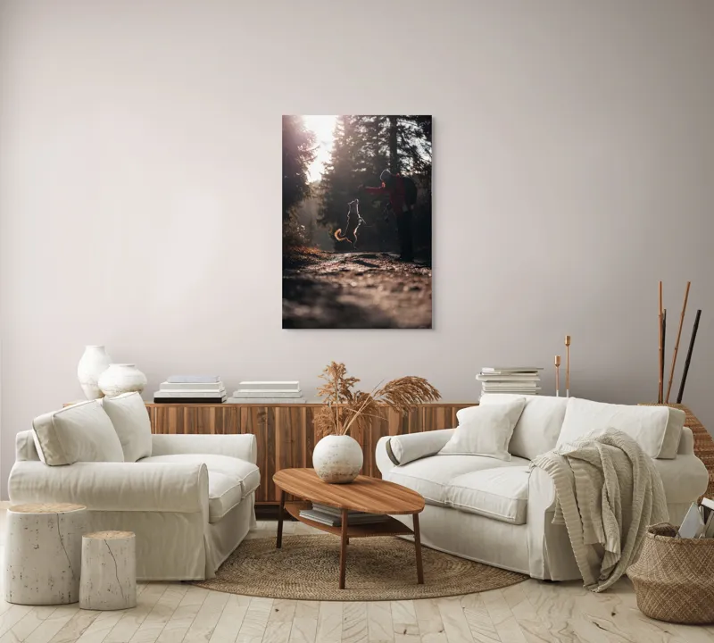 Tablou Canvas, "Câine sărind în lumina soarelui", Câine, Săritor, Pădure, Siluetă, Lumină, Drumeție, Bucurie, Amurg, Mișcare, 70 x 100 cm – poza 4