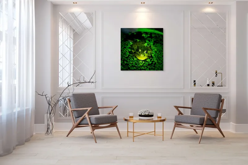 Tablou Canvas, "Prințul broaștelor în habitat natural", Broască, Apă, Vegetație, Verde, Ochi, Natură, Reflexie, Cămuflaj, 100 x 100 cm – poza 7