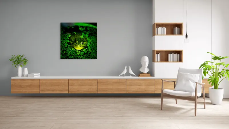 Tablou Canvas, "Prințul broaștelor în habitat natural", Broască, Apă, Vegetație, Verde, Ochi, Natură, Reflexie, Cămuflaj, 100 x 100 cm – poza 8