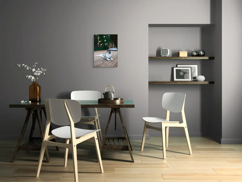 Tablou Canvas, "Pisica relaxată pe terasă de lemn", Pisică, Relaxare, Terasă, Lumină, Seară, Verde, Blană, Ochii, Odihnă, Calm, Lemn, Triunghi., 39 x 54 cm – poza 7