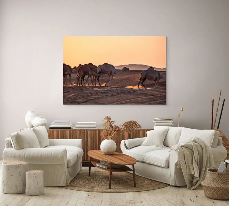 Tablou Canvas, "Caravana cămilelor în deșertul arămiu", Deșert, Cămile, Apus, Nisip, Linie, 150 x 100 cm – poza 3