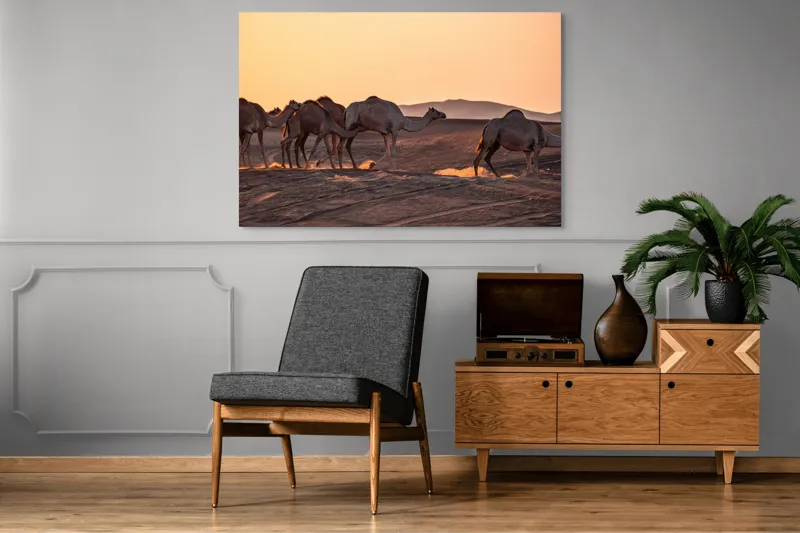Tablou Canvas, "Caravana cămilelor în deșertul arămiu", Deșert, Cămile, Apus, Nisip, Linie, 150 x 100 cm – poza 8