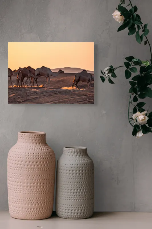 Tablou Canvas, "Caravana cămilelor în deșertul arămiu", Deșert, Cămile, Apus, Nisip, Linie, 54 x 39 cm – poza 8