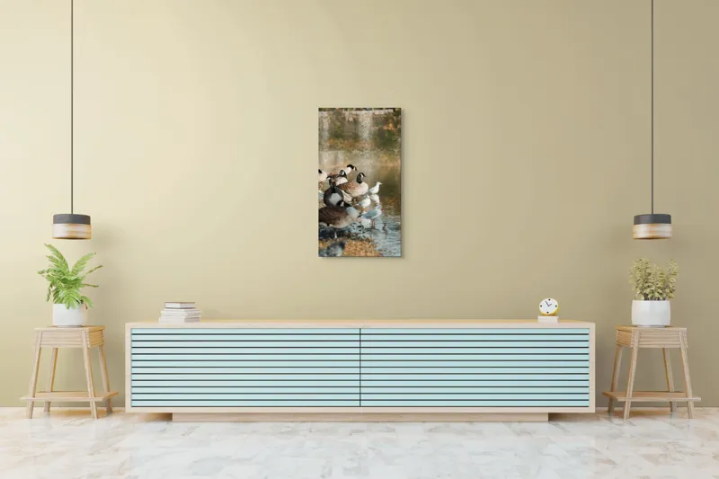 Tablou Canvas, "Gâște și pescăruși pe malul lacului", Gâște, Rățuște, Apă, Mal, Penaj, Natură, Reflecții, Culoare, Liniște, Peisaj., 50 x 90 cm – poza 6
