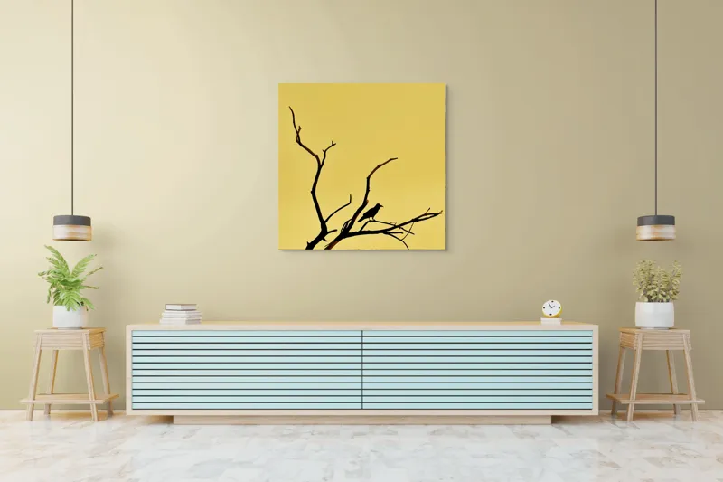 Tablou Canvas, "Corbul solitar pe ramură uscată", Negru, Ramură, Siluetă, Păsăre, Cer, Galben, Contrast, Minimalism, Natură, Apus, 100 x 100 cm – poza 5