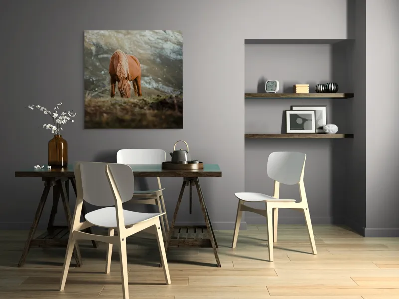 Tablou Canvas, "Cal pășunând pe munte liniștit", Cal, Natură, Peisaj, Munte, Iarbă, Liniște, Cer, Păr, Blană, 100 x 100 cm – poza 6