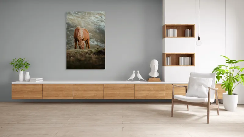 Tablou Canvas, "Cal pășunând pe munte liniștit", Cal, Natură, Peisaj, Munte, Iarbă, Liniște, Cer, Păr, Blană, 100 x 150 cm – poza 8