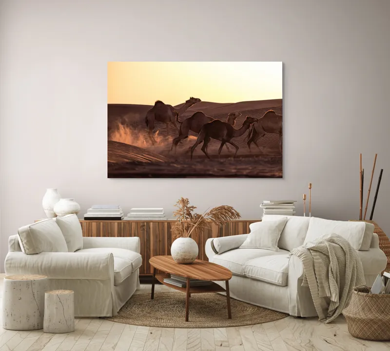 Tablou Canvas, "Caravana de cămile în deșertul auriu", Camile, Deșert, Amurg, Nisip, Aventură, 150 x 100 cm – poza 3