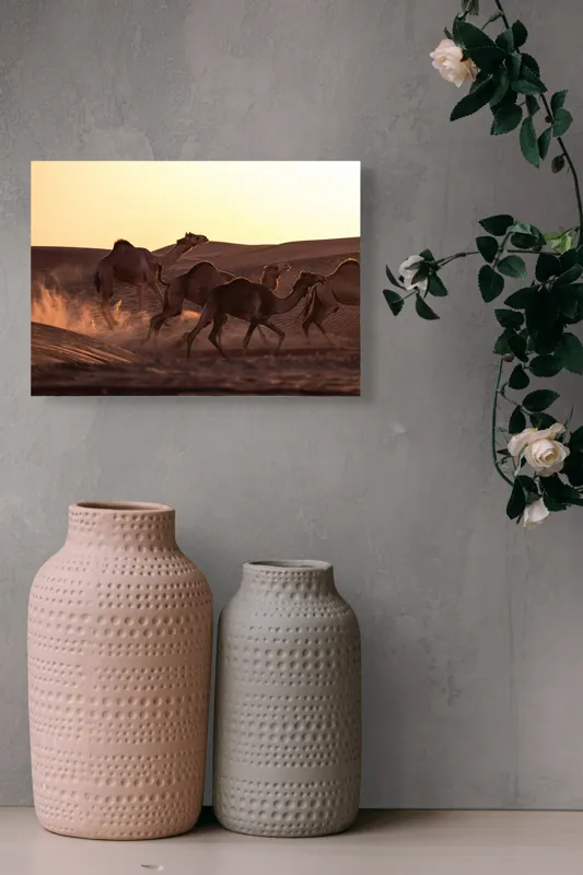 Tablou Canvas, "Caravana de cămile în deșertul auriu", Camile, Deșert, Amurg, Nisip, Aventură, 54 x 39 cm – poza 8