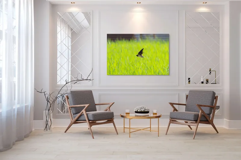 Tablou Canvas, "Rândunica survolând câmpul verde intens", Pasăre, Zbor, Câmp, Verde, Viteză, Natură, Libertate, Aripi, 150 x 100 cm – poza 7