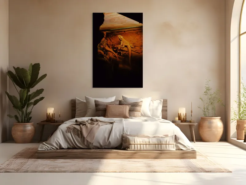Tablou Canvas, "Dragonul somnoros în peștera roșie", Lumină, Reptilă, Stâncă, Textură, Frunză, Umbre, Mediu, Natural, Interacțiune, Habitat, 100 x 150 cm – poza 3
