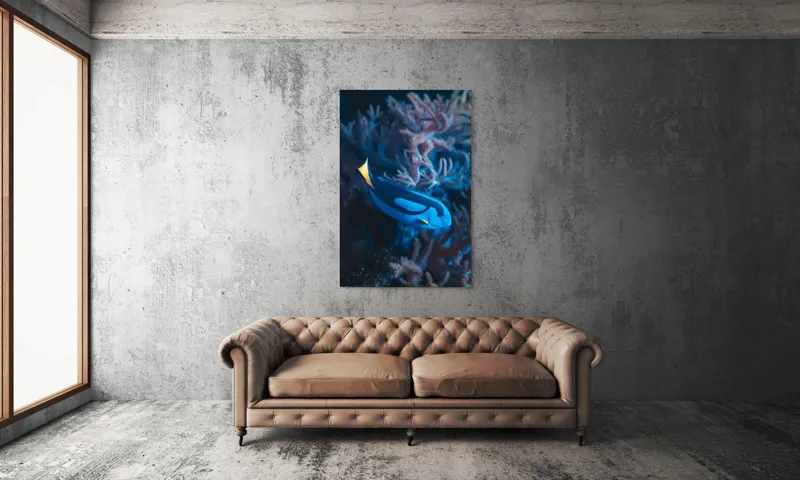 Tablou Canvas, "Peștișor azuriu în adâncurile oceanului", Albastru, Vibrant, Coral, Acvatic, Înotător, Oceanic, Exotism, Grație, Eleganță, Natură, 100 x 150 cm – poza 6