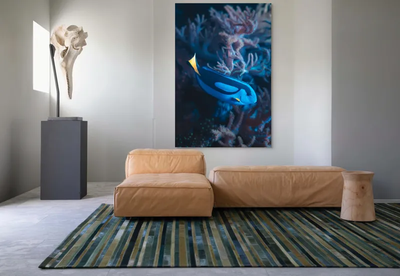 Tablou Canvas, "Peștișor azuriu în adâncurile oceanului", Albastru, Vibrant, Coral, Acvatic, Înotător, Oceanic, Exotism, Grație, Eleganță, Natură, 100 x 150 cm – poza 7