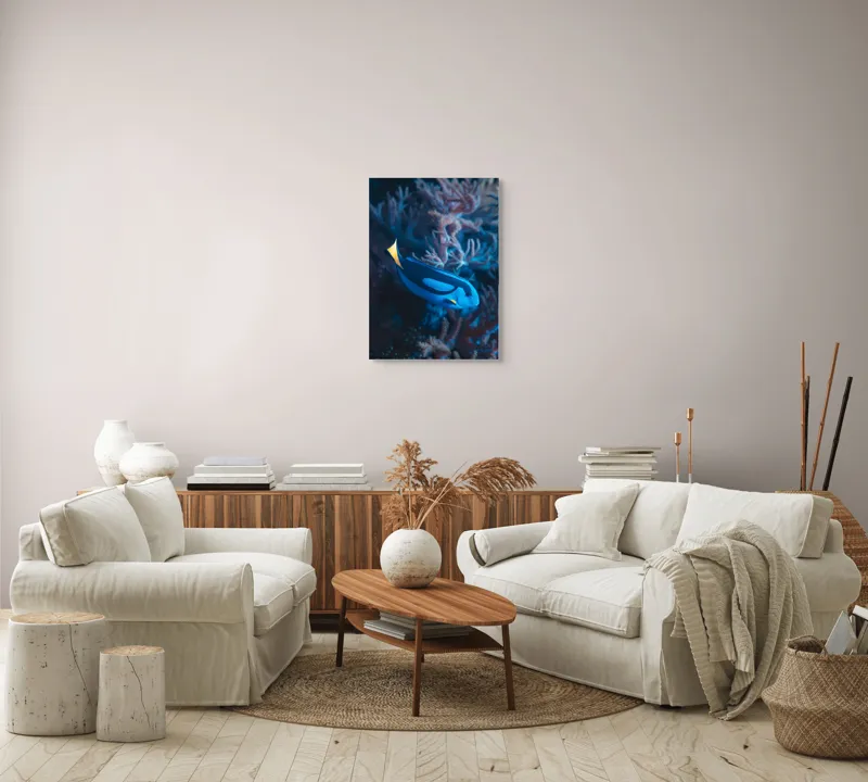 Tablou Canvas, "Peștișor azuriu în adâncurile oceanului", Albastru, Vibrant, Coral, Acvatic, Înotător, Oceanic, Exotism, Grație, Eleganță, Natură, 50 x 70 cm – poza 4