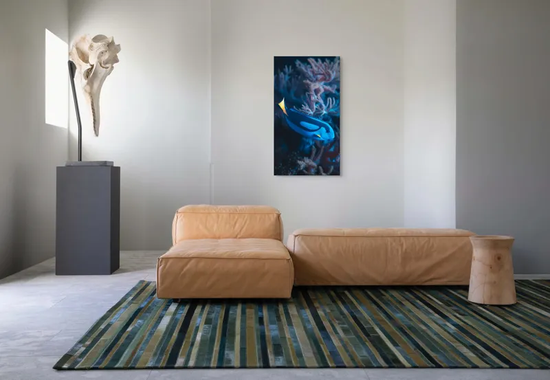 Tablou Canvas, "Peștișor azuriu în adâncurile oceanului", Albastru, Vibrant, Coral, Acvatic, Înotător, Oceanic, Exotism, Grație, Eleganță, Natură, 50 x 90 cm – poza 5