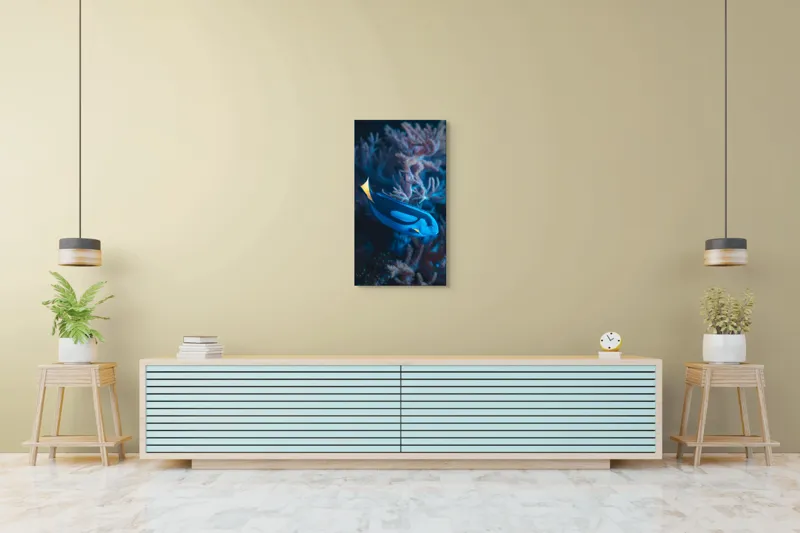 Tablou Canvas, "Peștișor azuriu în adâncurile oceanului", Albastru, Vibrant, Coral, Acvatic, Înotător, Oceanic, Exotism, Grație, Eleganță, Natură, 50 x 90 cm – poza 6