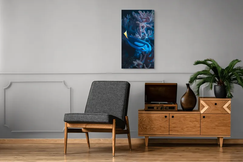 Tablou Canvas, "Peștișor azuriu în adâncurile oceanului", Albastru, Vibrant, Coral, Acvatic, Înotător, Oceanic, Exotism, Grație, Eleganță, Natură, 50 x 90 cm – poza 8